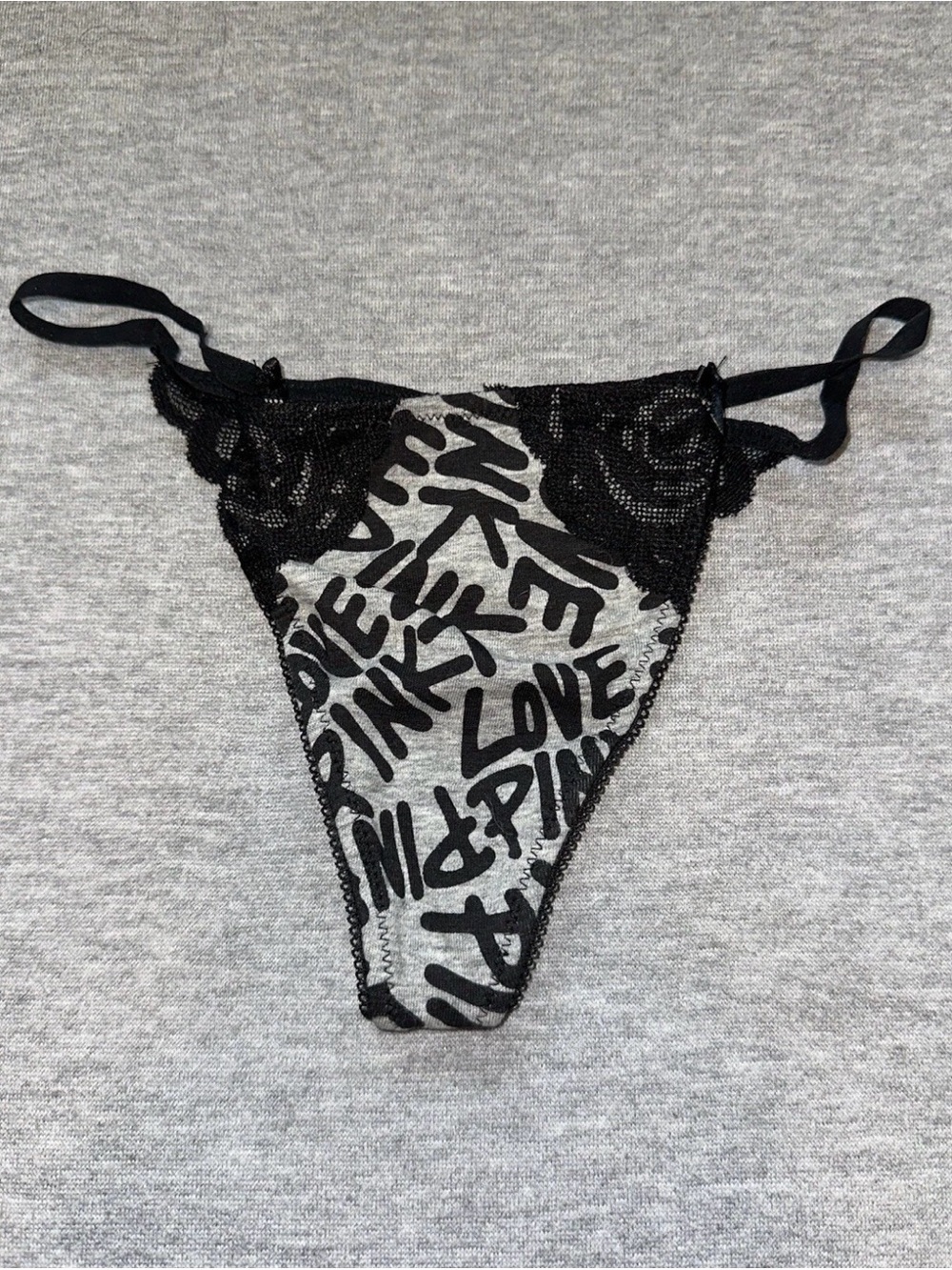 NEW Victoria’s Secret PINK Vintage LOVE PINK Lace Back V-String Panties XS
